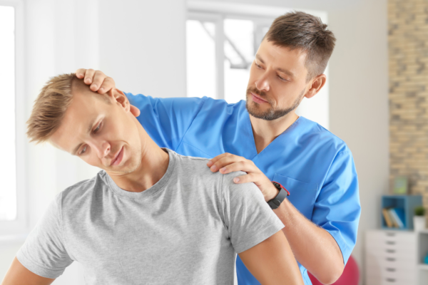 When to See a Chiropractor: 5 Signs You Should Look For